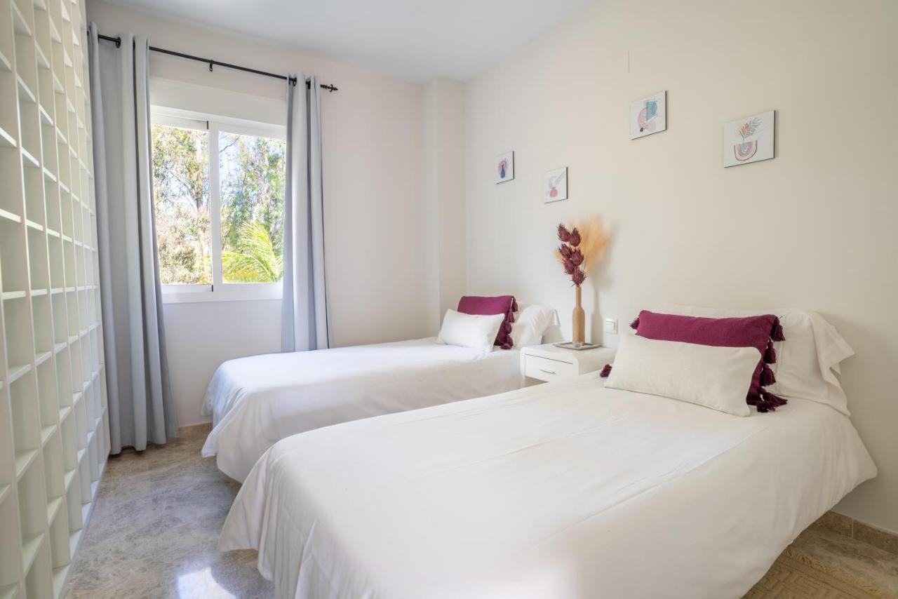 2Bdr Penthouse, Los Naranjos, W/Pool, 2Km P.Banus Marbella Bagian luar foto