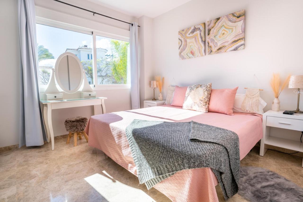 2Bdr Penthouse, Los Naranjos, W/Pool, 2Km P.Banus Marbella Bagian luar foto