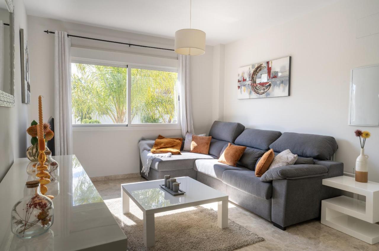 2Bdr Penthouse, Los Naranjos, W/Pool, 2Km P.Banus Marbella Bagian luar foto