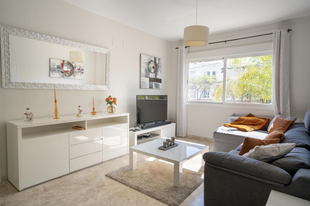 2Bdr Penthouse, Los Naranjos, W/Pool, 2Km P.Banus Marbella Bagian luar foto